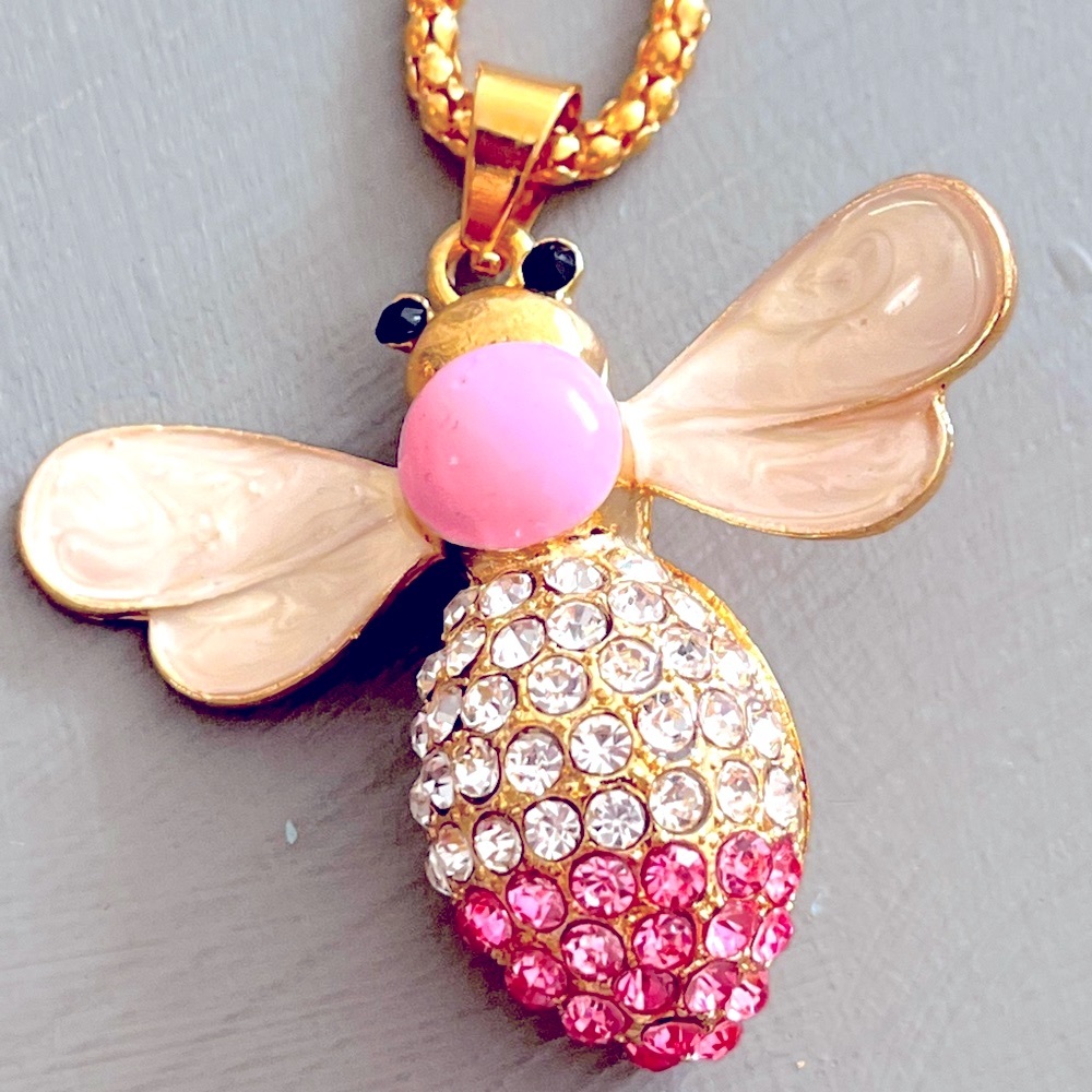 Stunning bee necklace new